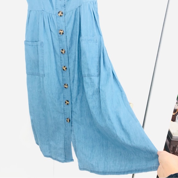 Light wash denim looking apron flare dress with big front pockets button down - Picture 7 of 17